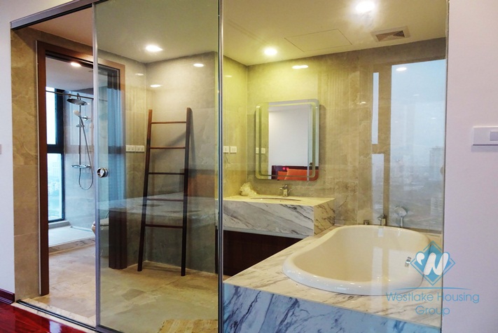 Two bedroom apartment for rent in Vinhome Metropolis, Ba Dinh district, HN